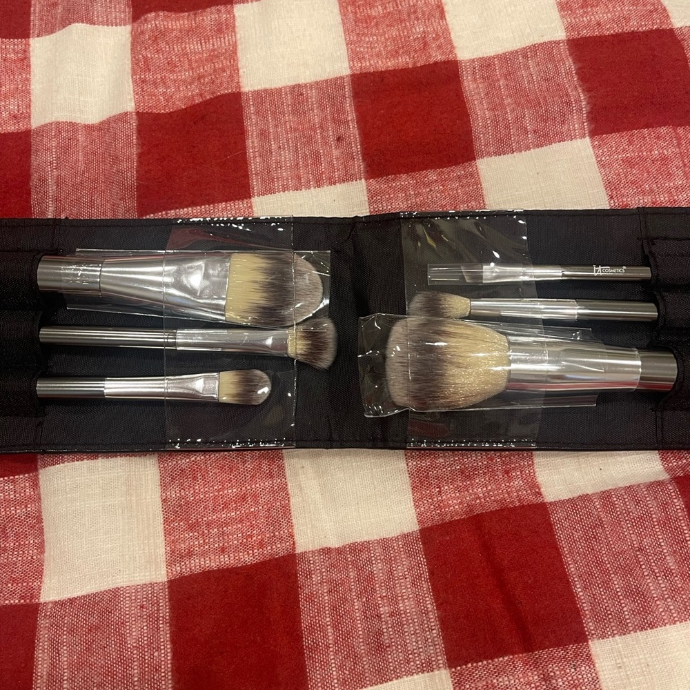 It Cosmetics 6-Piece Makeup Cosmetic Brush Set Collection NEW